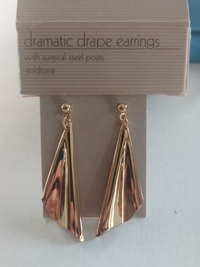 Vintage Avon Dramatic Drape Gold Tone Twist Stud Earrings